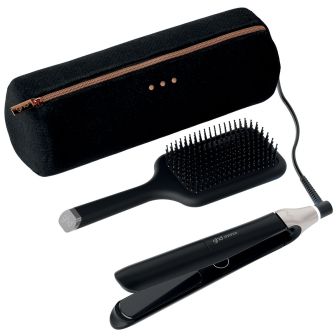 ghd Chronos Styler Gift Set pakshot met stijltang, paddleborstel en zwarte opbergtas
