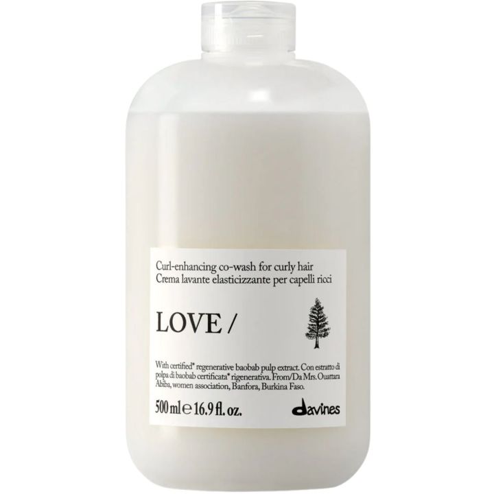 Davines LOVE CURL Co wash 500 ml pakshot van witte fles met transparante dop en wit etiket
