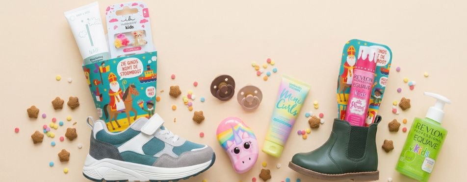 Schoencadeautjes voor kinderen in een sneaker en laarsje met Naïf, Tangle Teezer en haaraccessoires