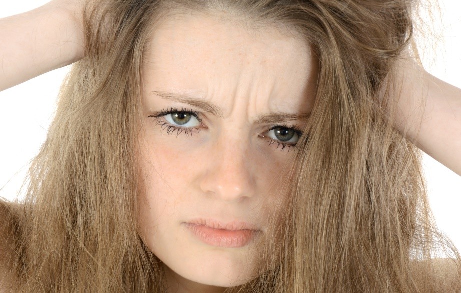 Wat te doen tegen droog haar? Lees onze 15 tips!