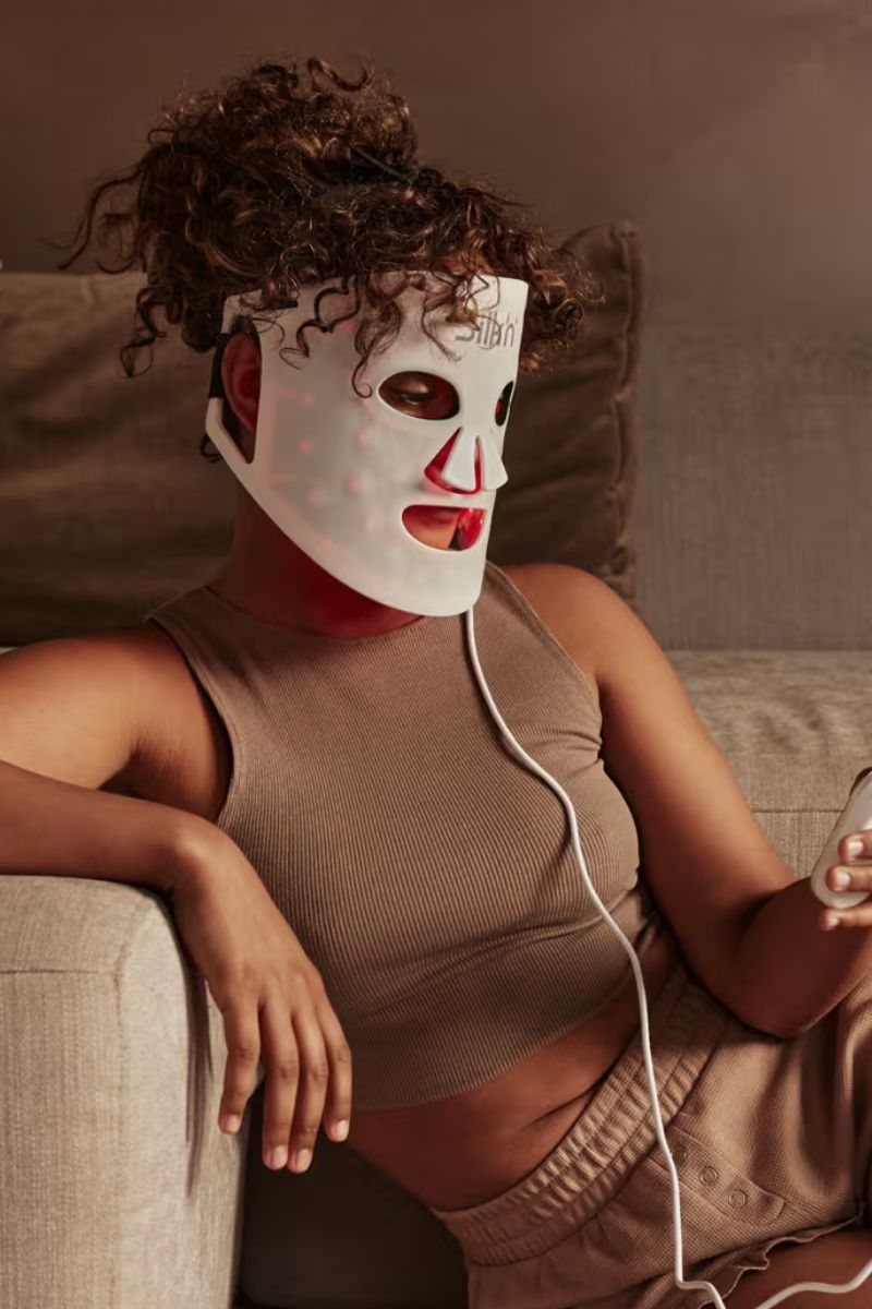 Silk'n LED gezichtsmasker voor huidverbetering tijdens een selfcare moment